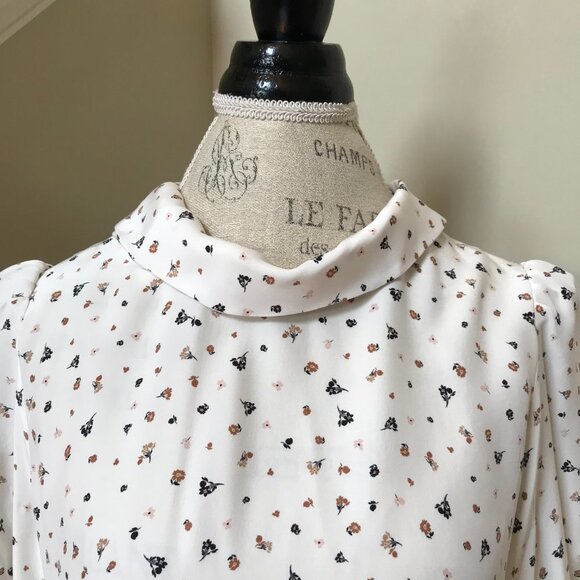 Charlotte Brody Handkerchief Blouse Top Shirt Womens XL Cream Floral Silk Scarf - Picture 5 of 10